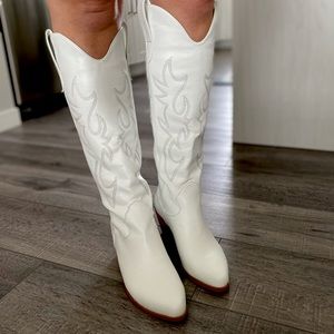 Tall White Cowboy Boots✨